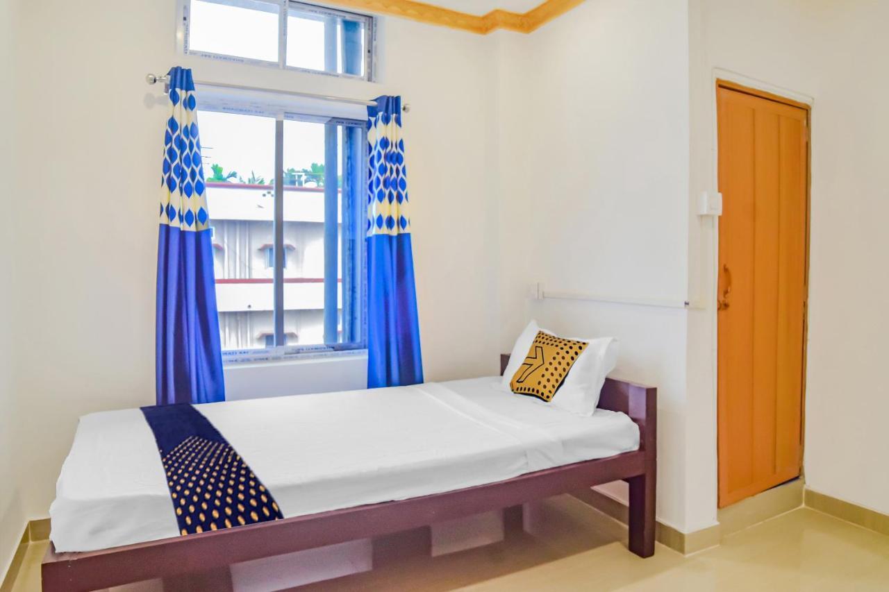 Spot On Nirvaan Guest House Kaharpara Exteriér fotografie